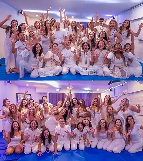 Formação em Ativação da Kundalini: Expansão da Consciência com Fábio Nirvano Colagem com duas fotografias das turmas formadas no curso de Ativação da Kundalini. Na imagem superior, várias pessoas repousam deitadas de costas sobre tapetes de yoga no chão de um amplo salão de madeira. Na imagem inferior, um grande grupo de pessoas sorridentes posa abraçado para a foto no mesmo salão, com o terapeuta Fábio Nirvano ao centro.