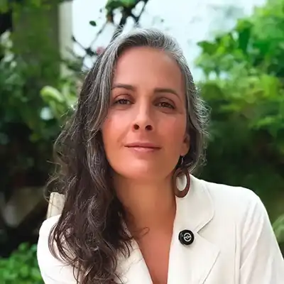 Priscila Rizzo iniciada por Fábio Nirvano no Método KAW - Kundalini Awakening